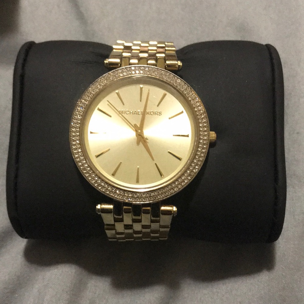 GOLD MICHAEL KORS WATCH
